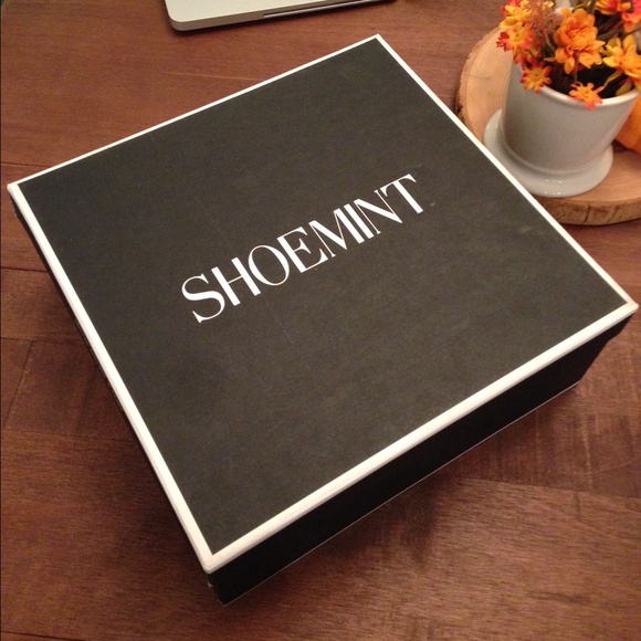 Shoemint "Jolly" leopard lace up wedge bootie - Picture 4 of 4